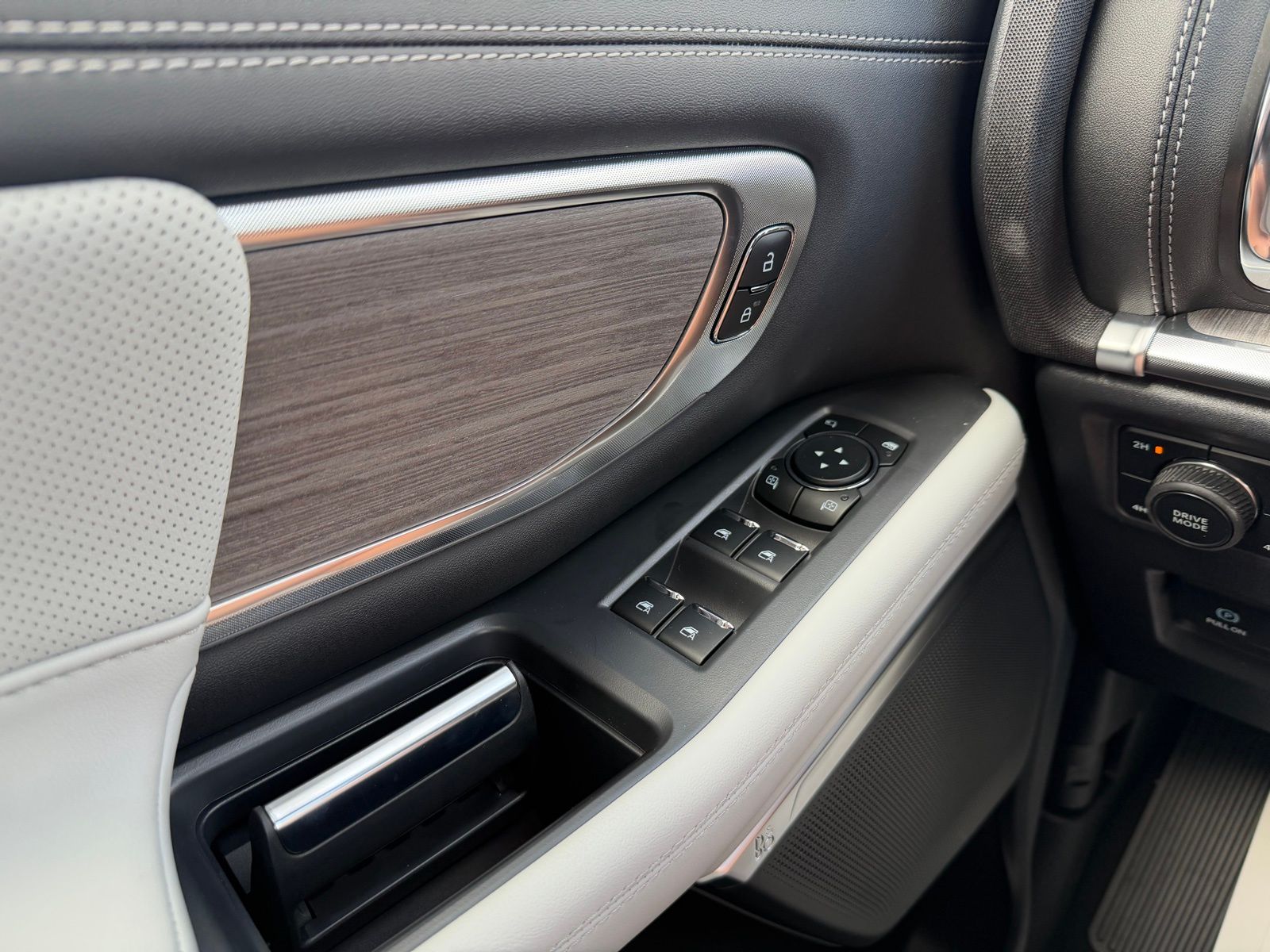 2026 Ford Expedition image 26