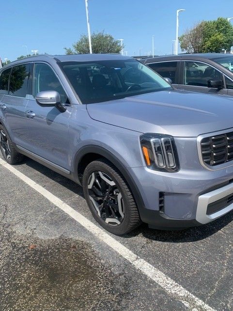 Everlasting Silver 2023 Kia Telluride SUV / Crossover Front-Wheel Drive 8-Speed Automatic