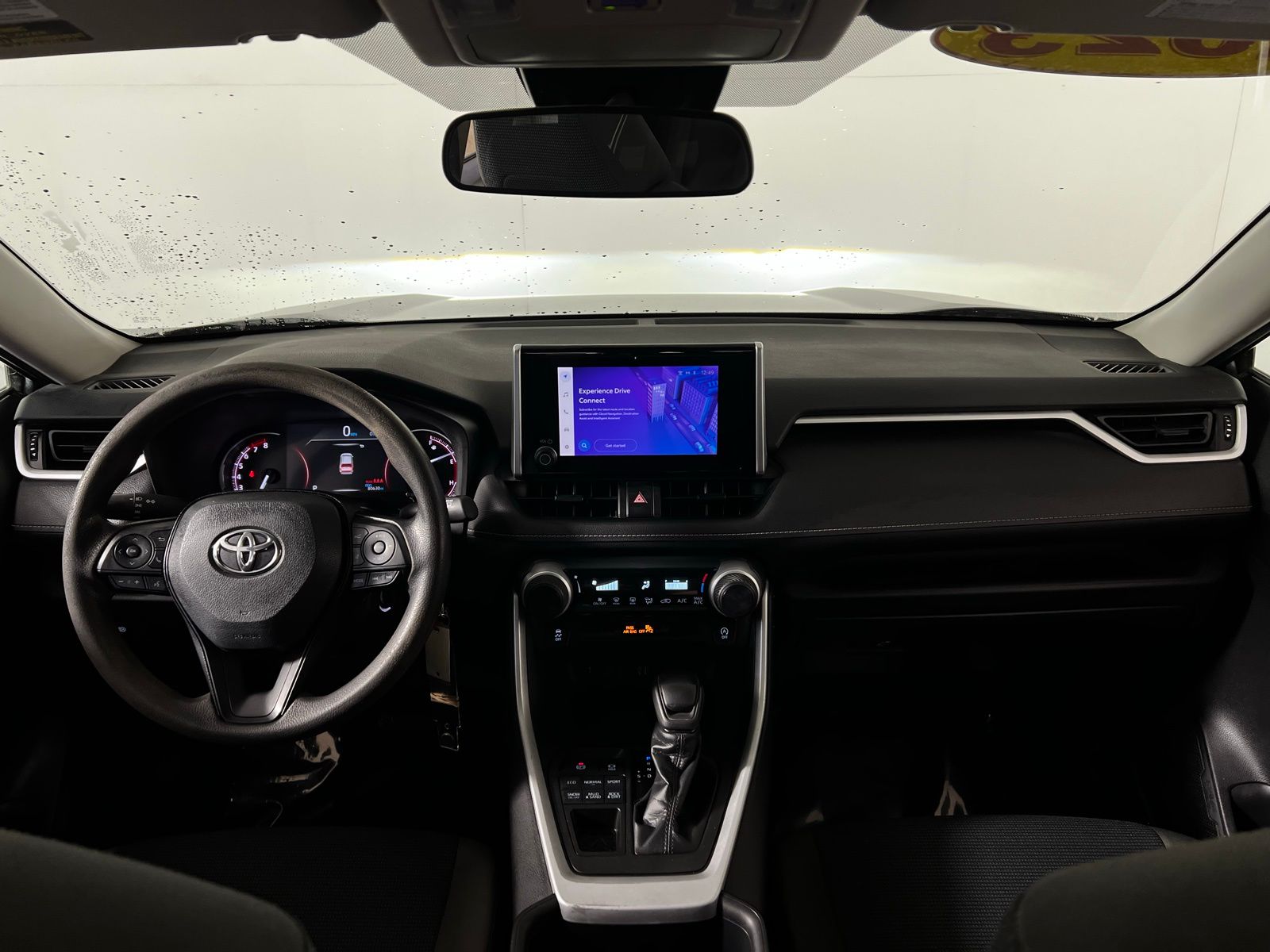 Thumbnail: 2023 Toyota RAV4 - 21