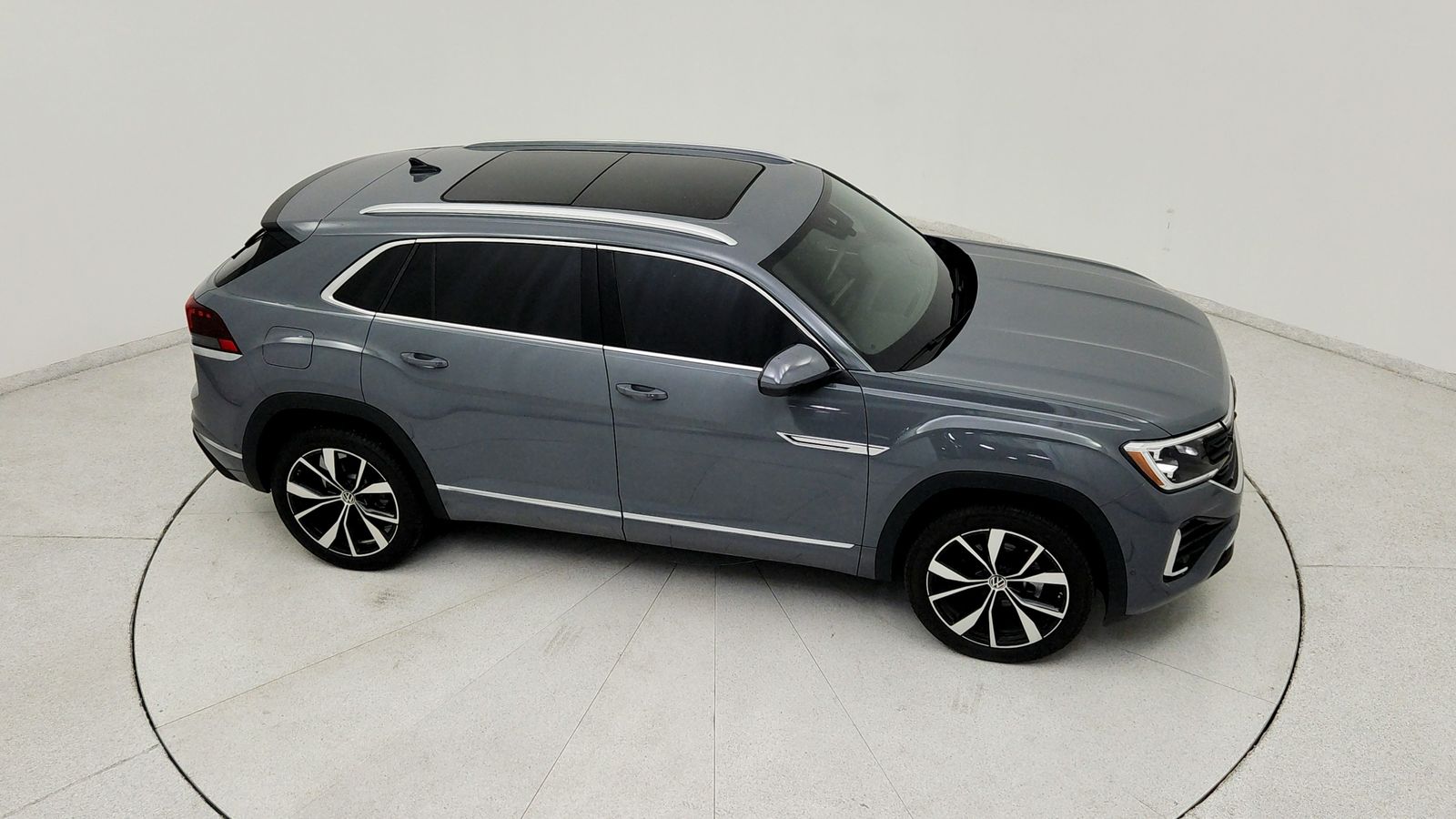 Used 2025 Gray Volkswagen 2.0T SEL Premium R-Line image 20
