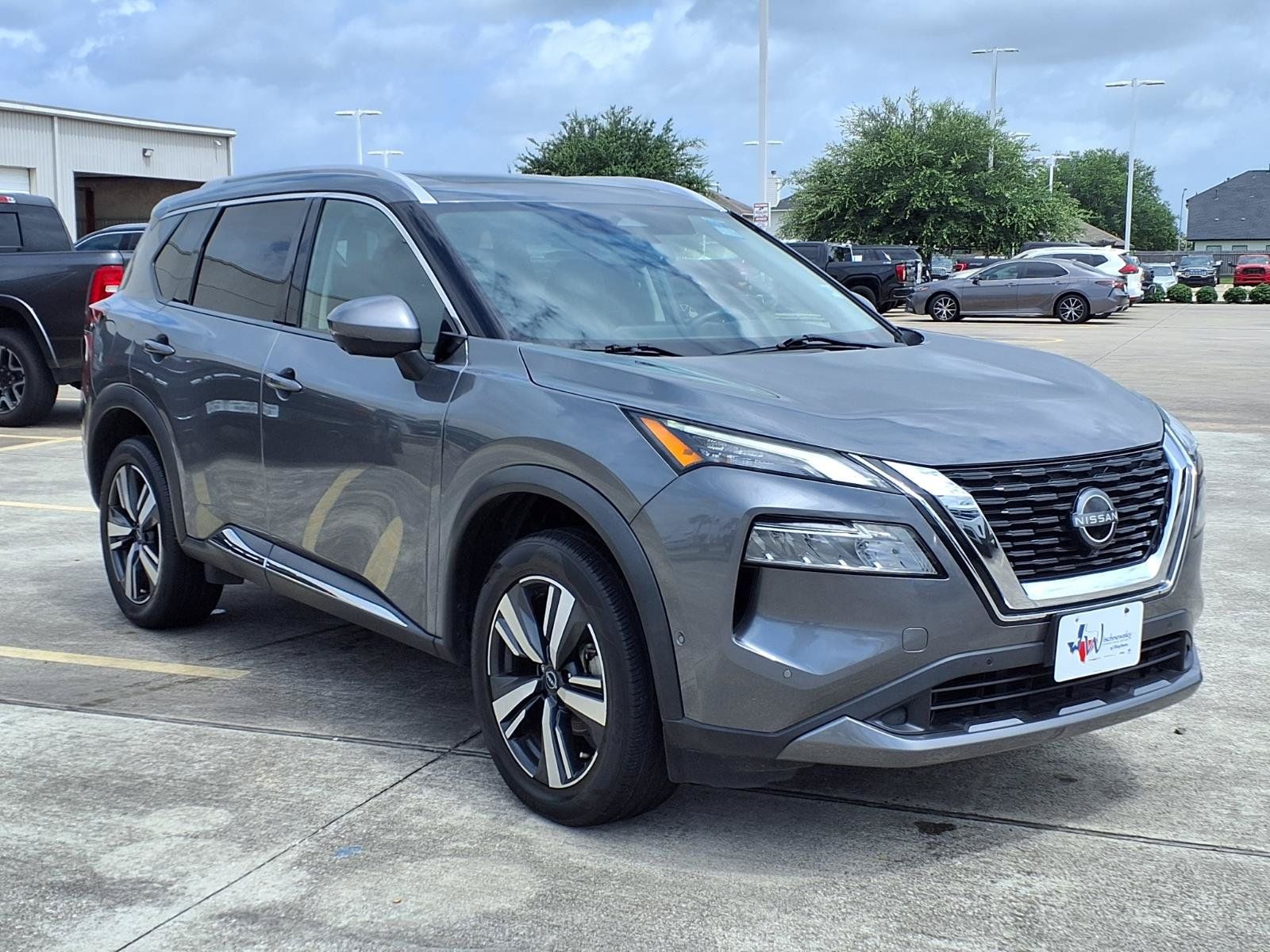 2023 Nissan Rogue SL - 2