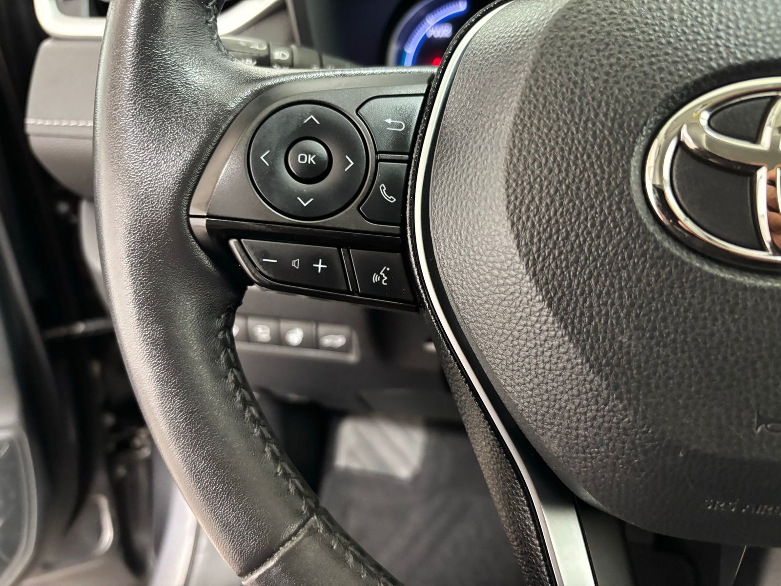 Used Car 2020 Toyota Rav4 Hybrid  Limited For Sale Under $25,000 In Austin, Texas