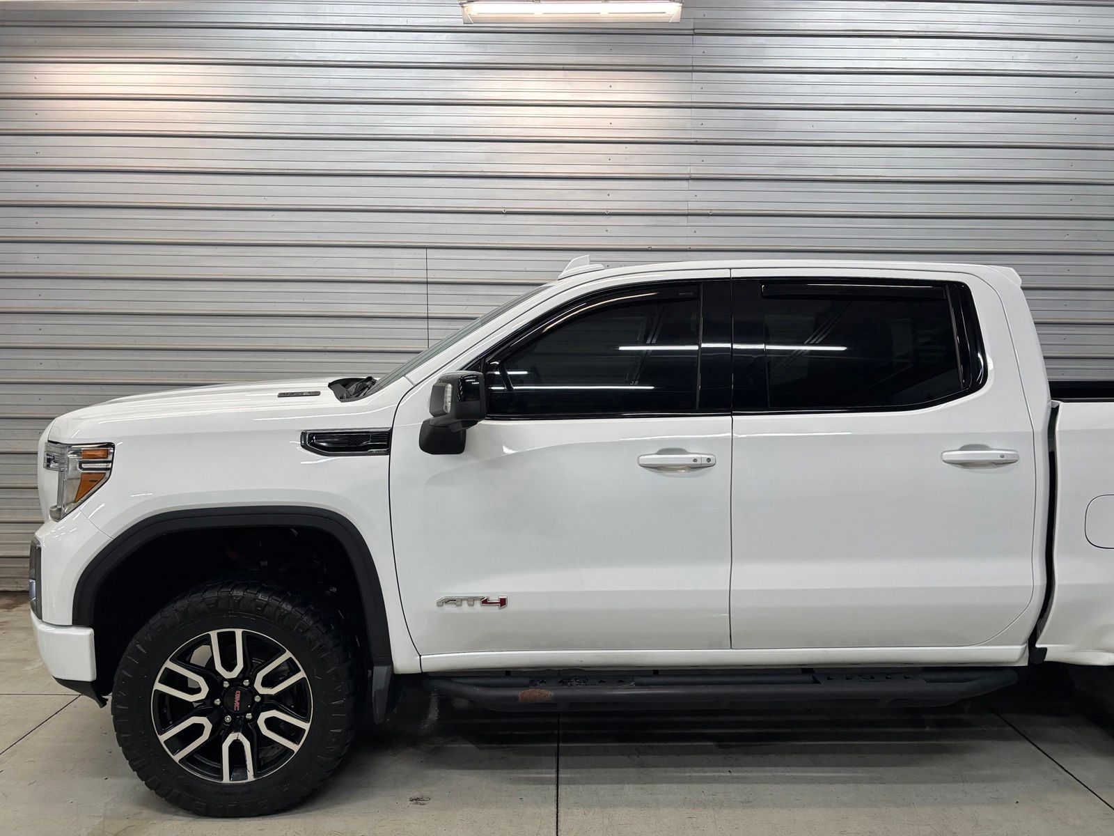 Photo 3 of 2020 GMC Sierra 1500 AT4