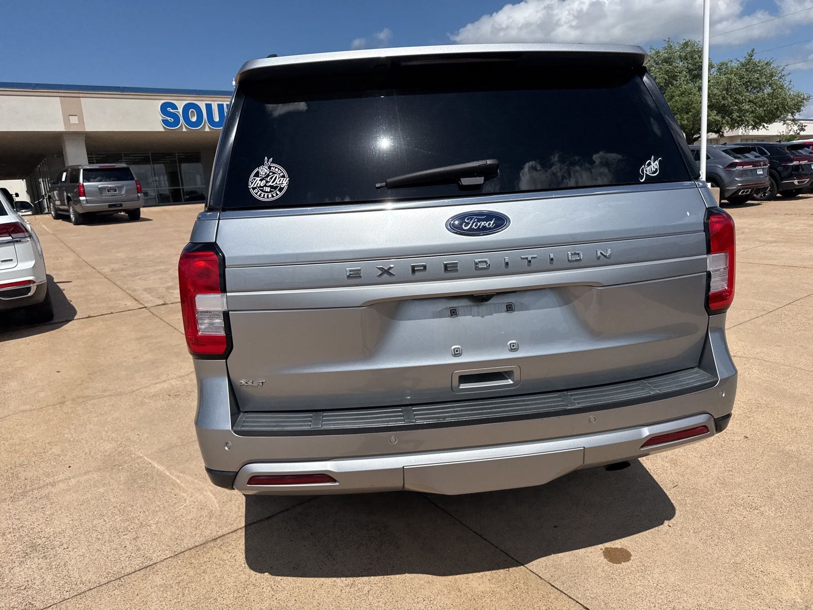 View vehicle photo 6