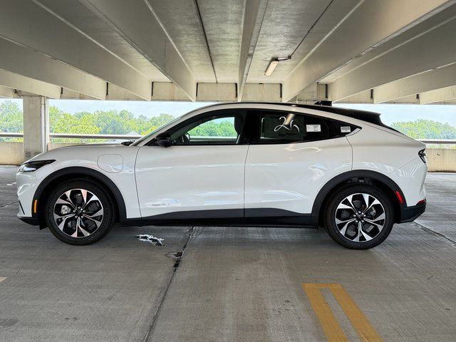 New 2026 Star White Metallic Tri-coat Ford Select image 3