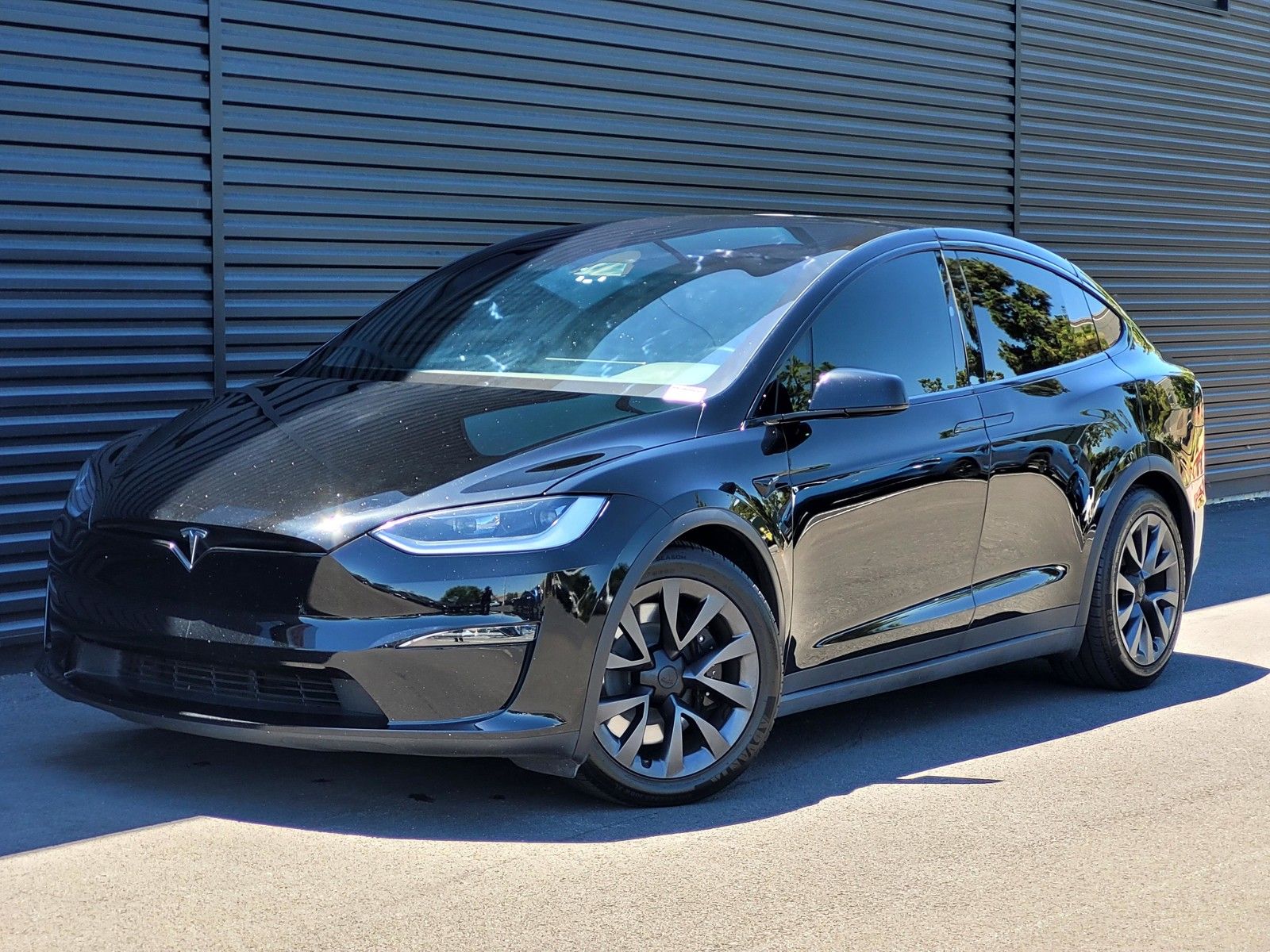 2024 Tesla Model X Base — full photo 1 of 28