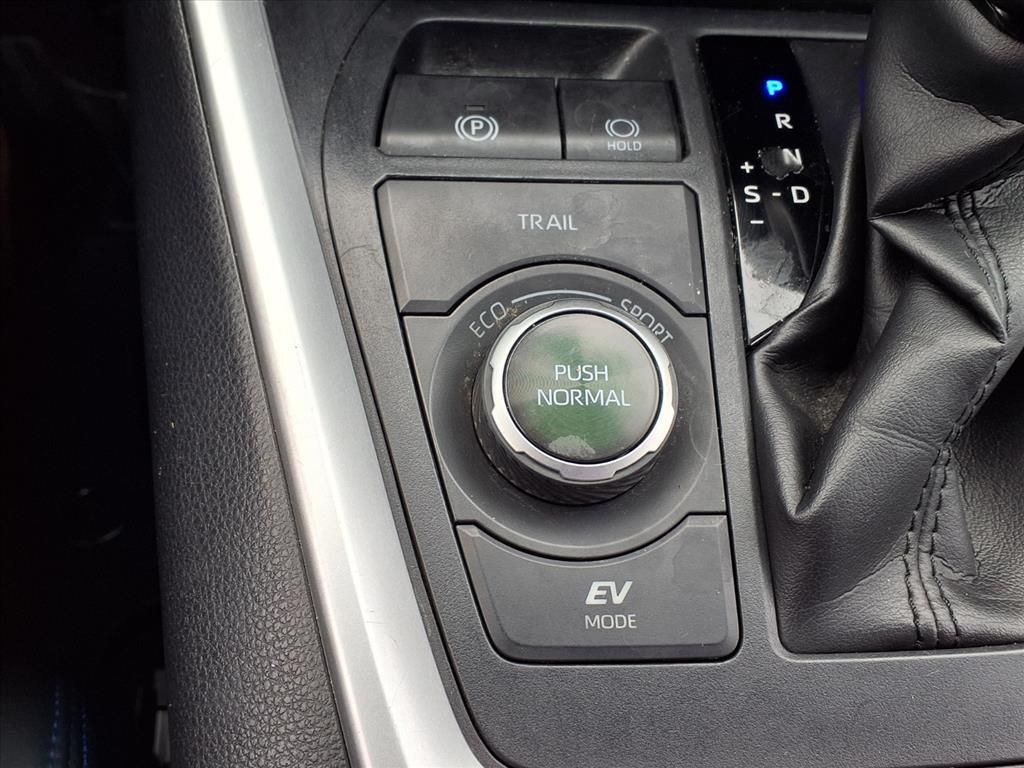 2020 Toyota RAV4 Hybrid XSE White at Emmons Autoplex