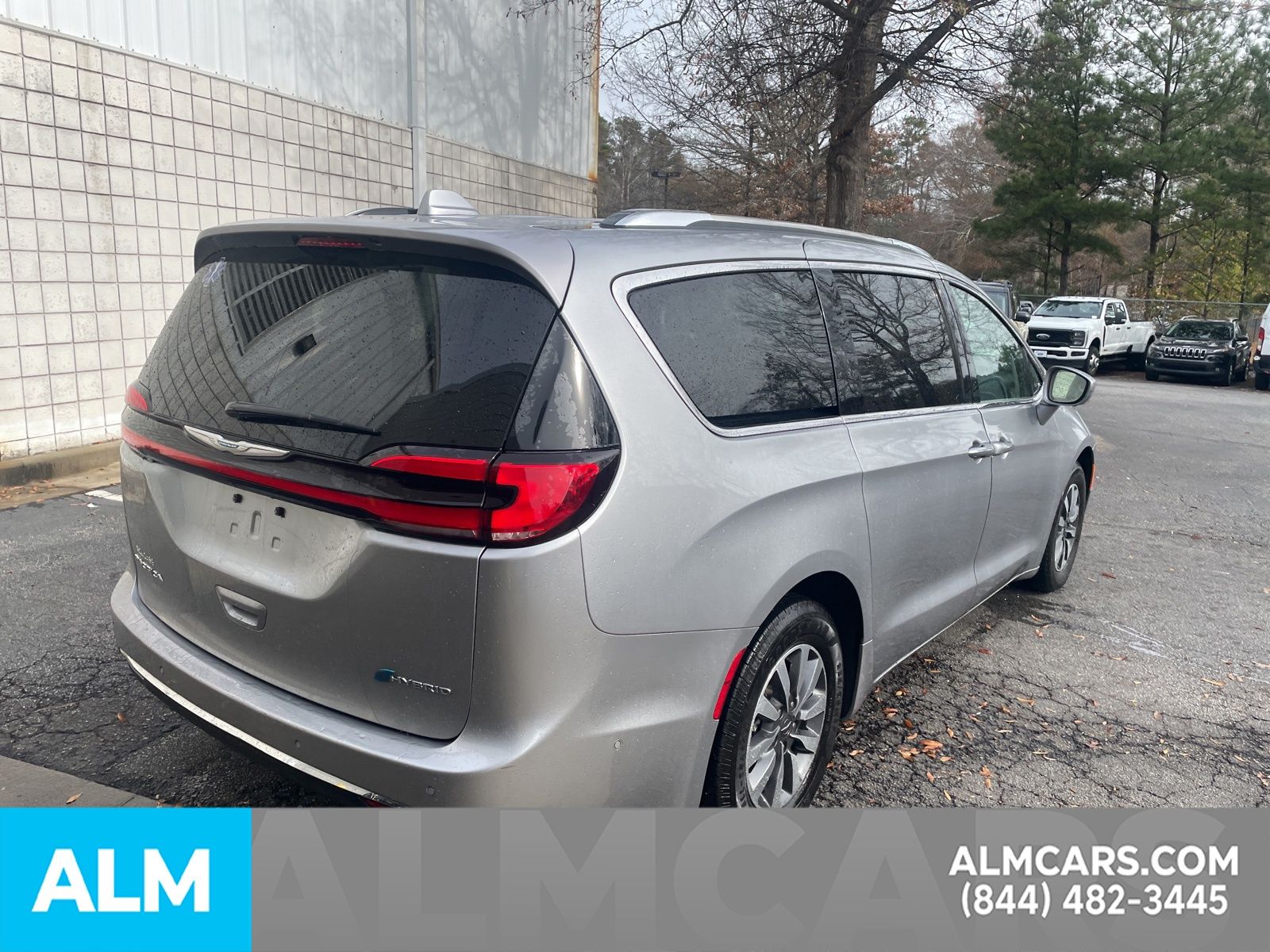 2021 Chrysler Pacifica Hybrid Touring L photo 3