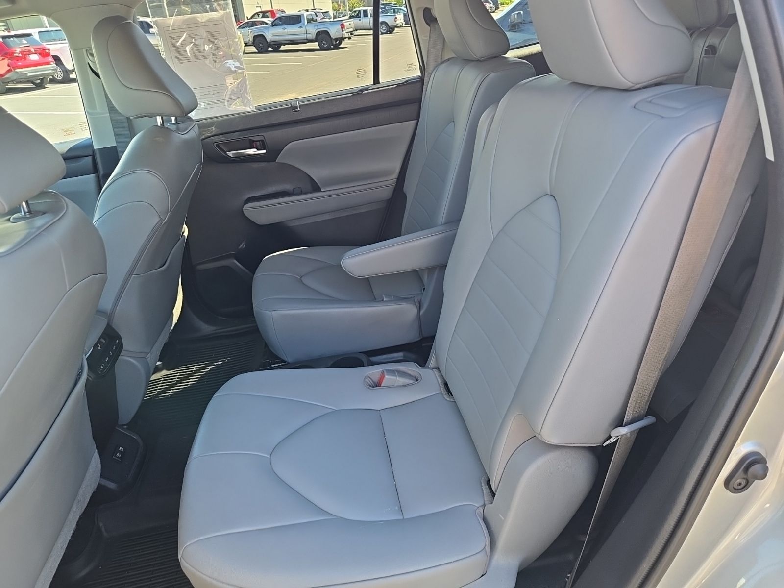 used 2020 Toyota Highlander car, priced at $29,705