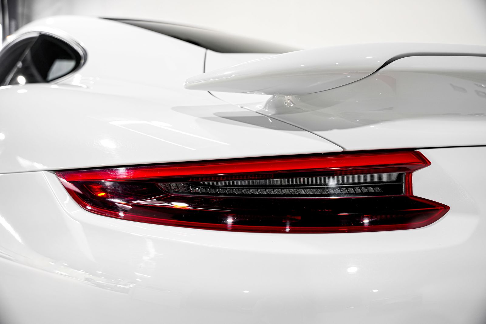 2018 Porsche 911 Turbo S — photo 38