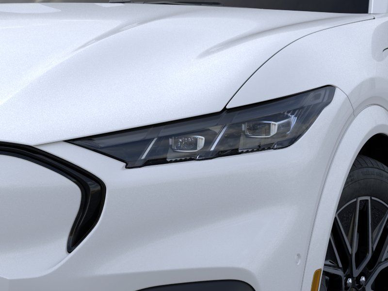 New 2025 Star White Metallic Tri-coat Ford Premium image 18