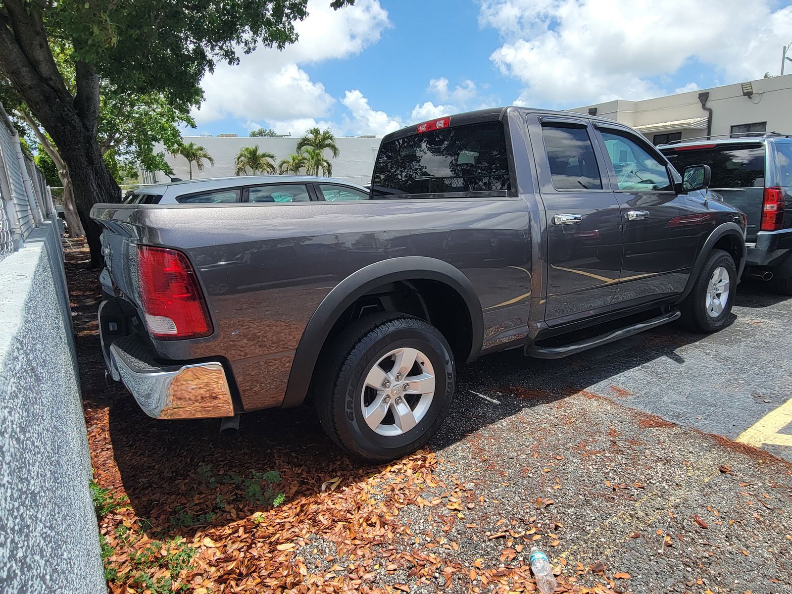 View vehicle photo 3