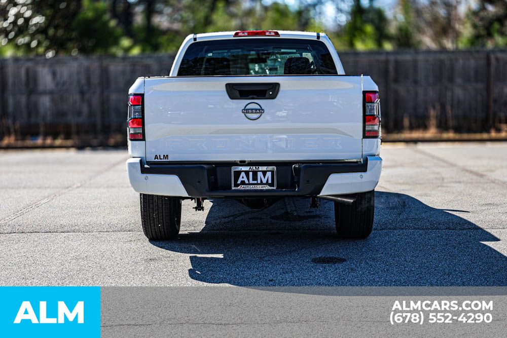 2025 Nissan Frontier SV photo 11
