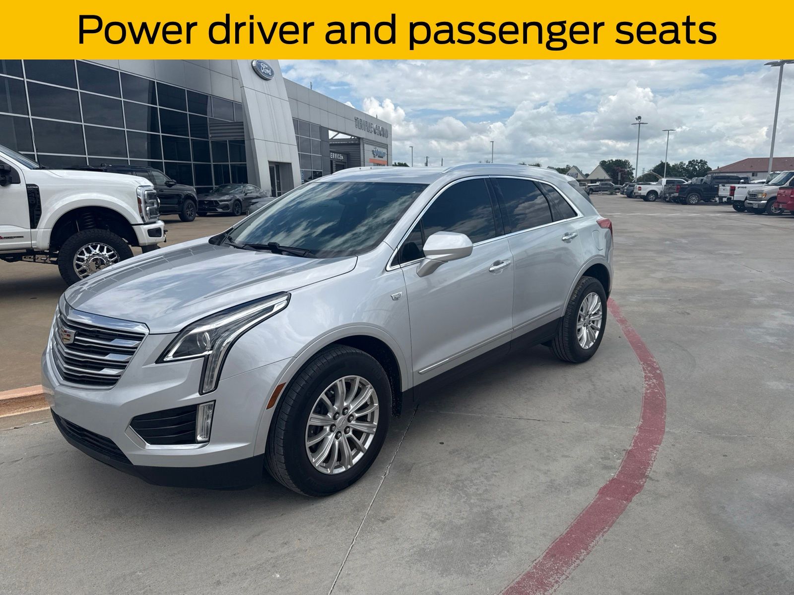 Radiant Silver Metallic 2017 Cadillac XT5 SUV / Crossover Front-Wheel Drive 8-Speed Automatic