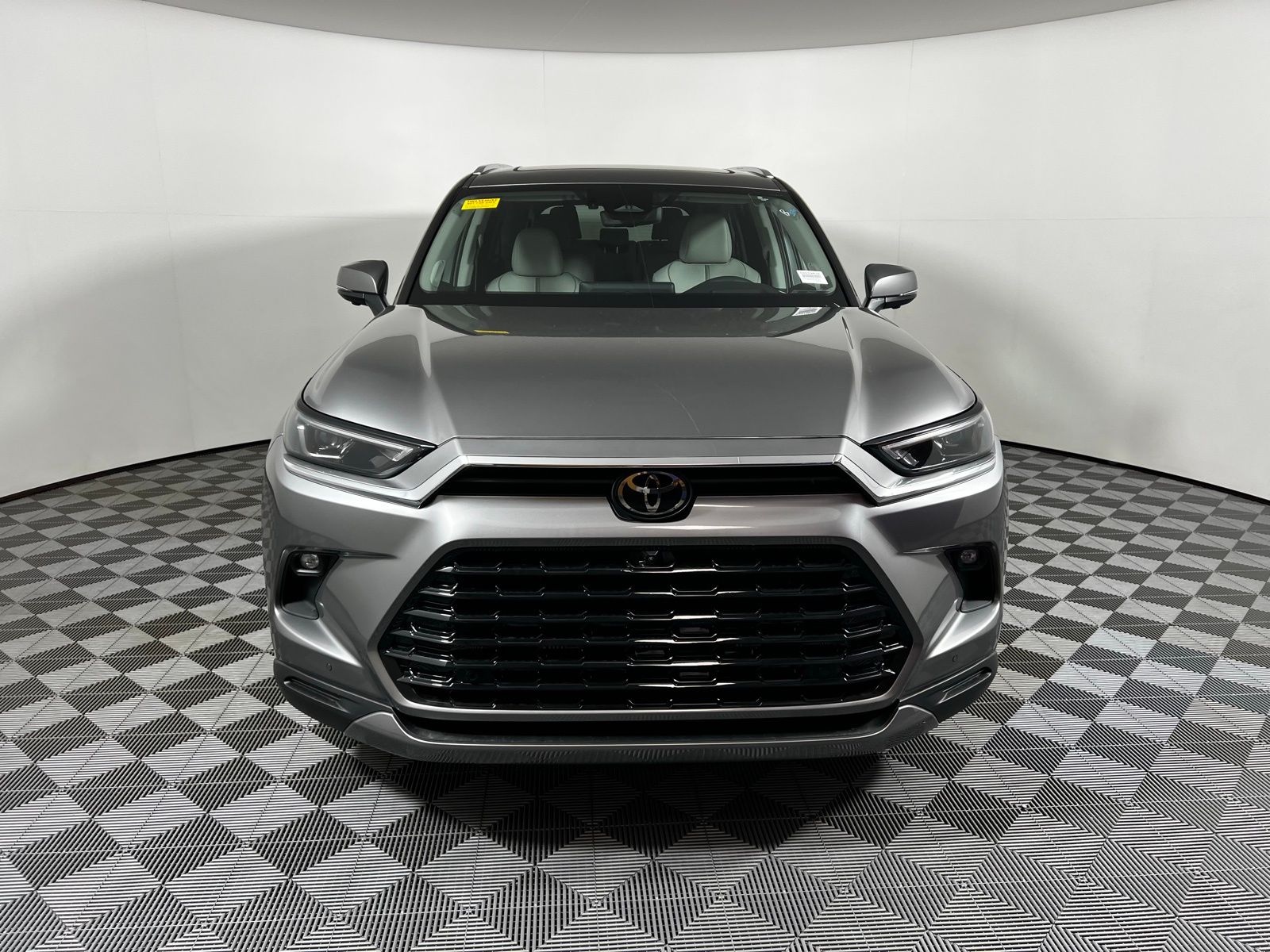 Thumbnail: 2025 Toyota Grand Highlander - 2