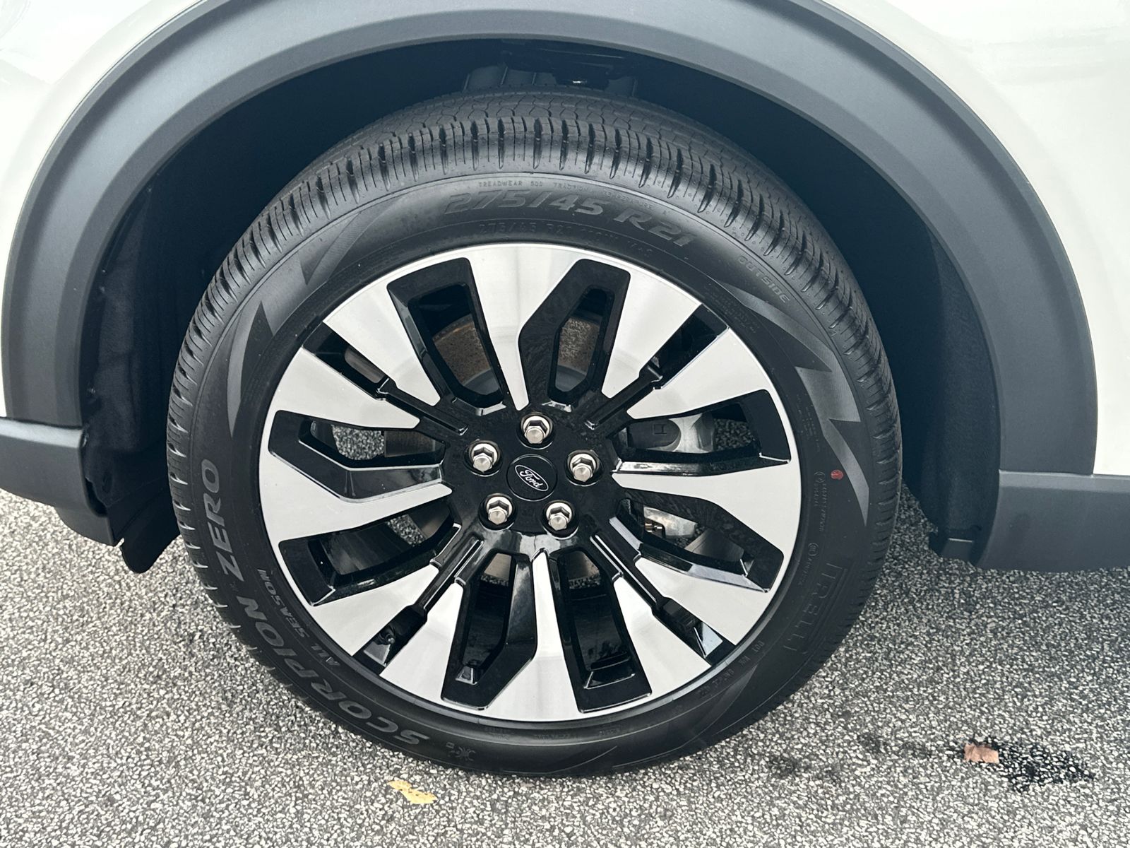 New 2026 Star White Metallic Tri-Coat Ford Platinum™ image 12