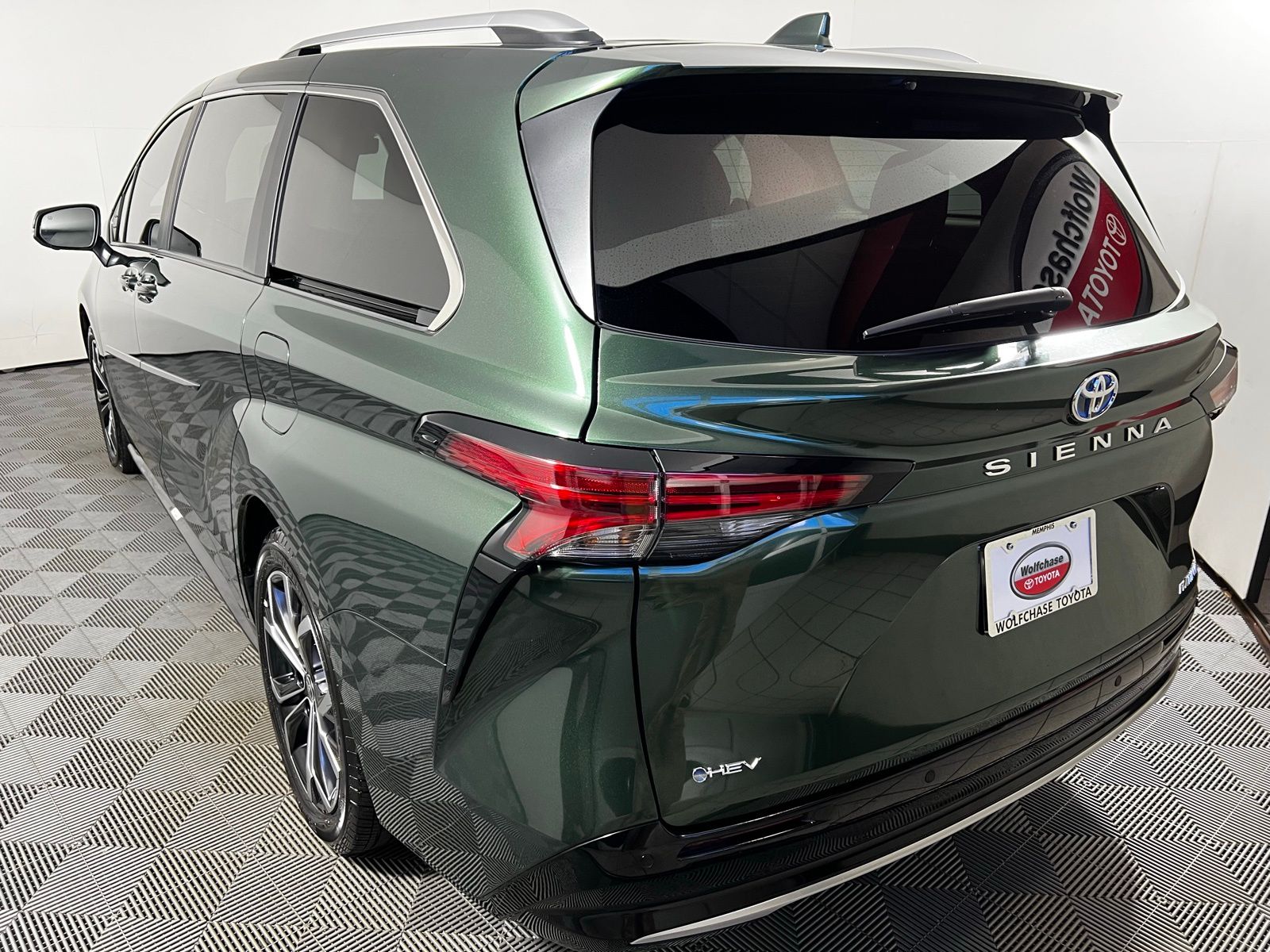 Thumbnail: 2025 Toyota Sienna - 7