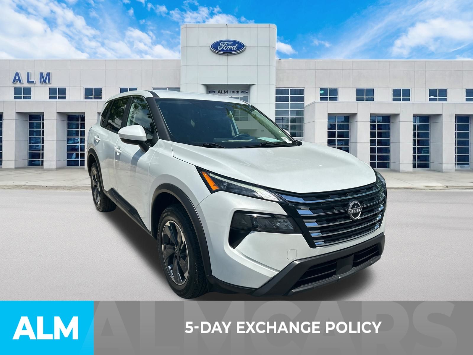 Certified Used 2025 Pearl Nissan SV image 3