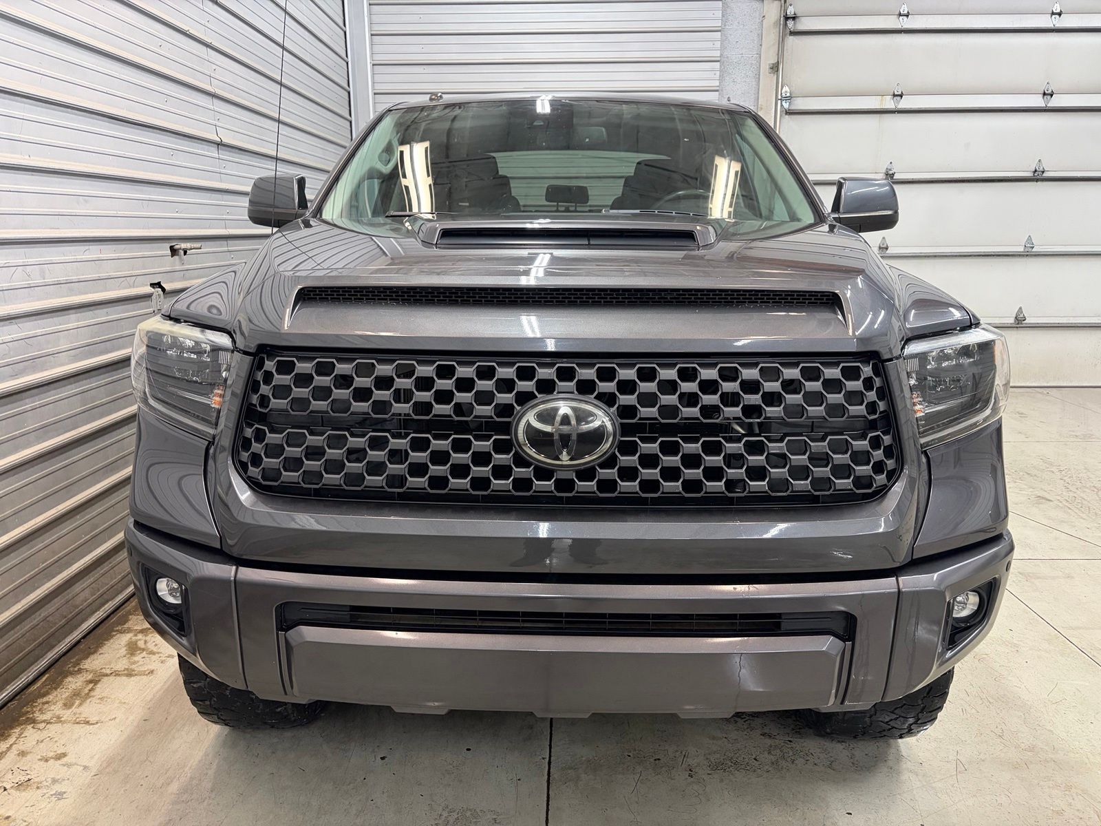 Photo 2 of 2019 Toyota Tundra SR5