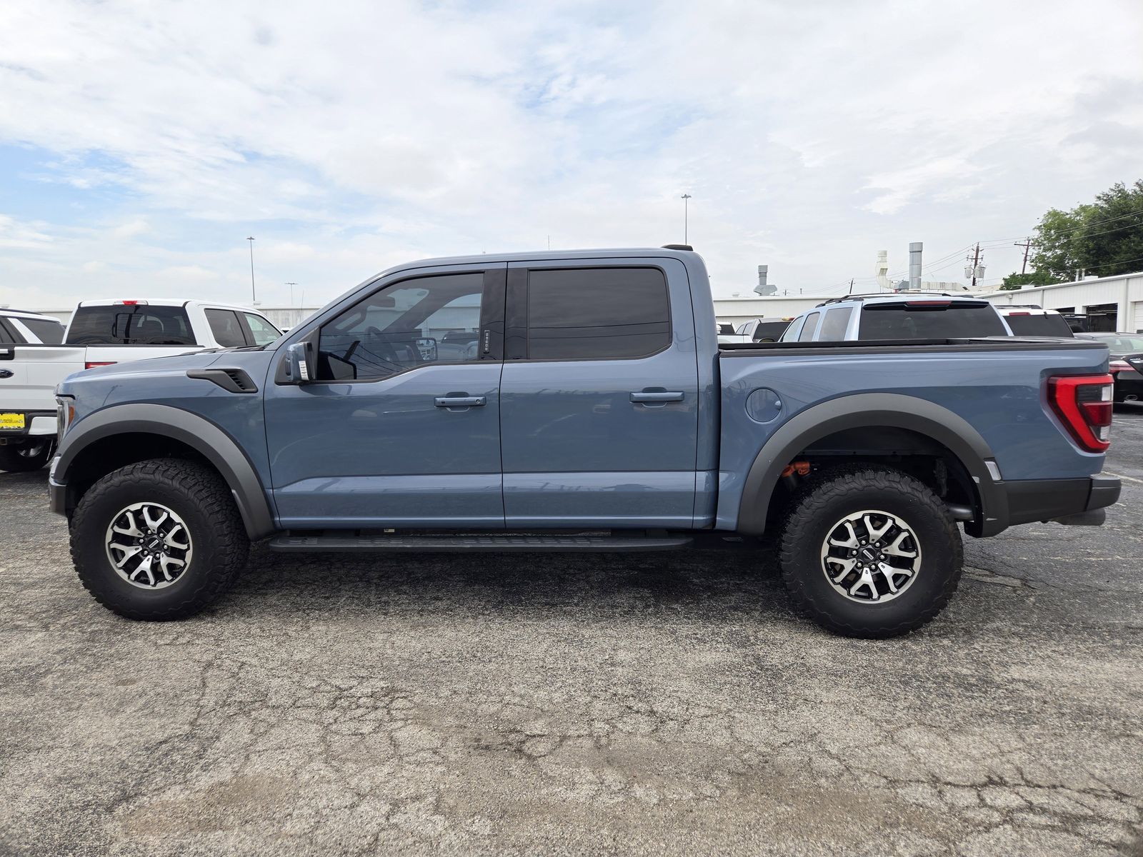 View vehicle photo 5