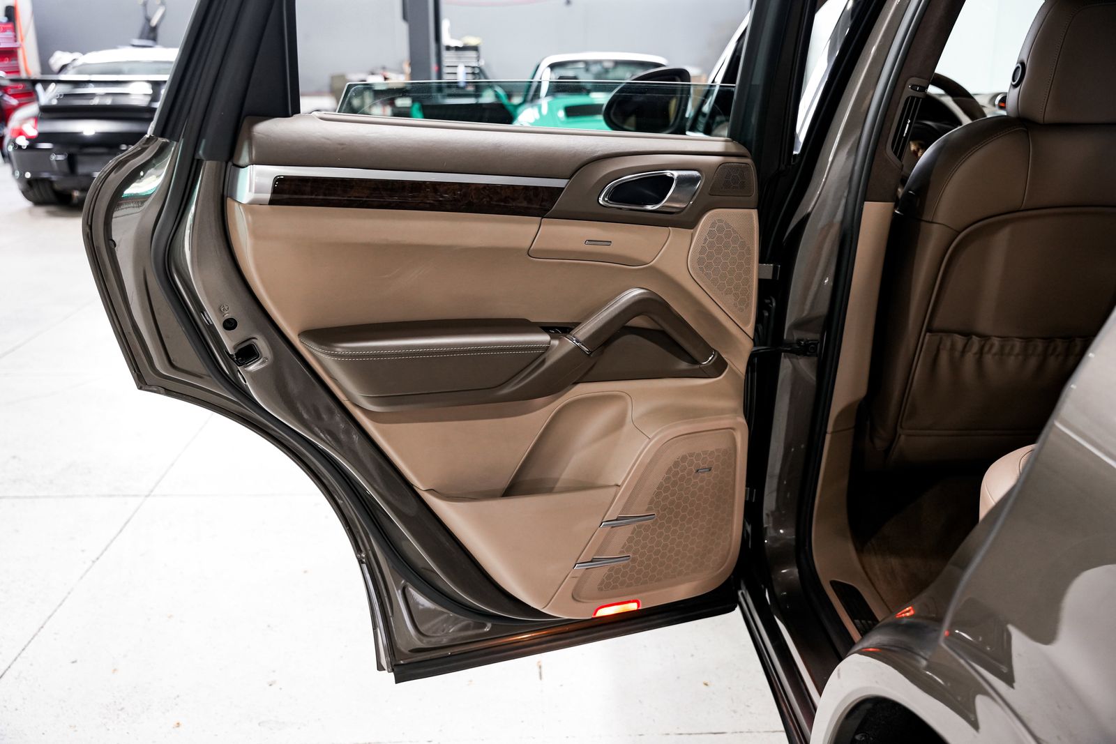 2013 Porsche Cayenne Turbo — photo 35