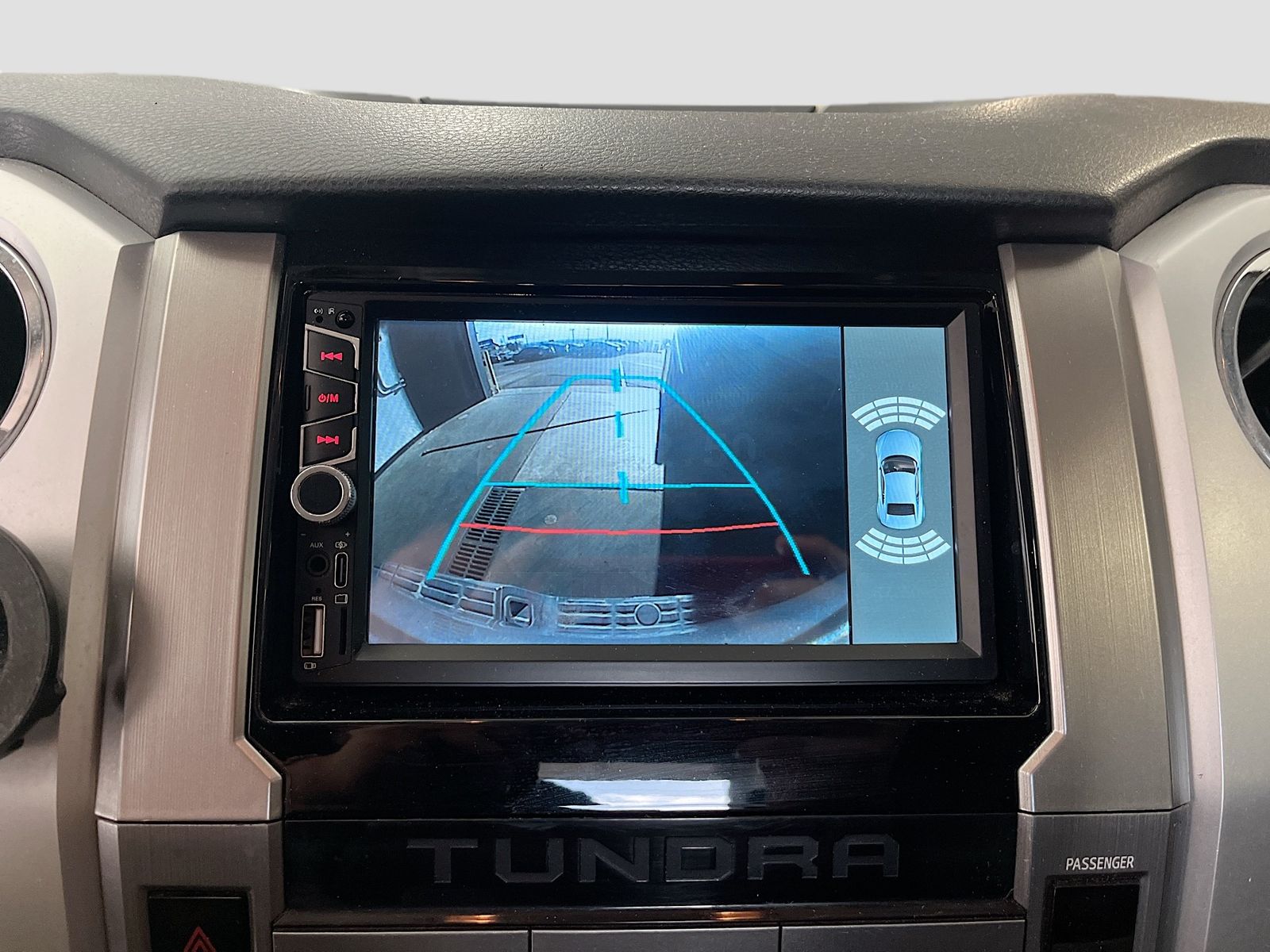 Used 2014 Silver Toyota SR5 image 13