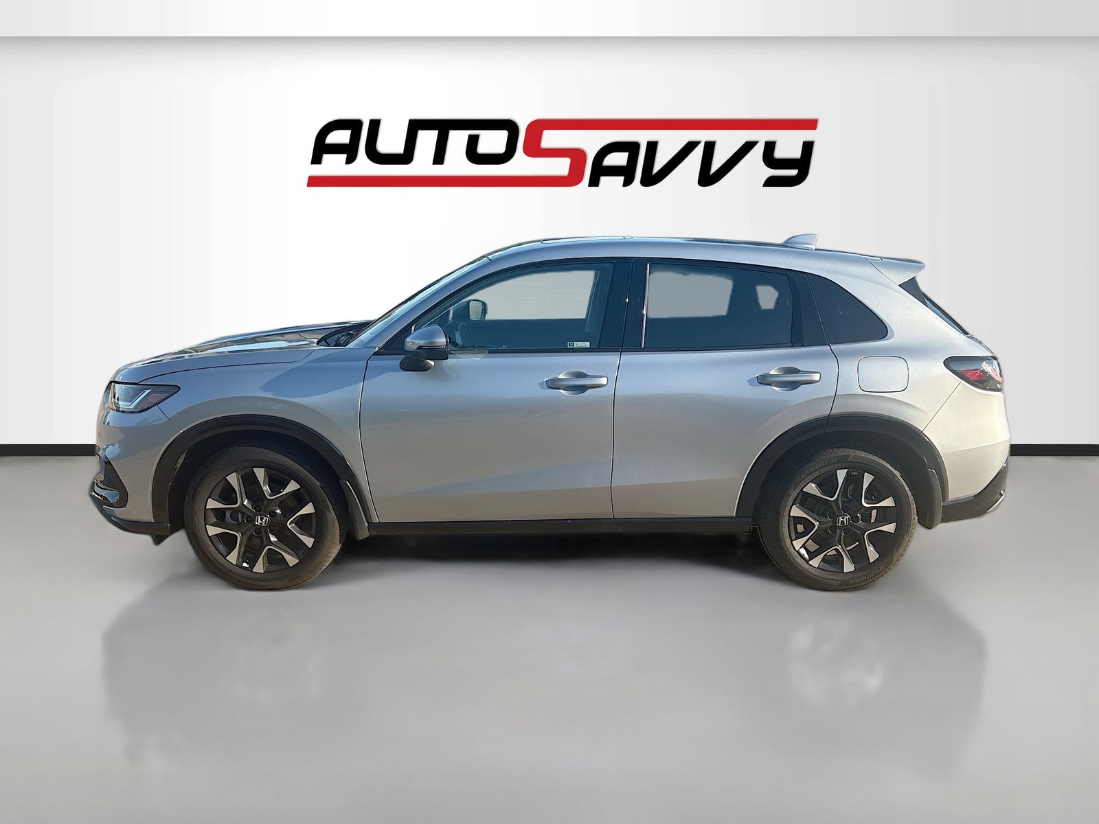 View vehicle photo 4