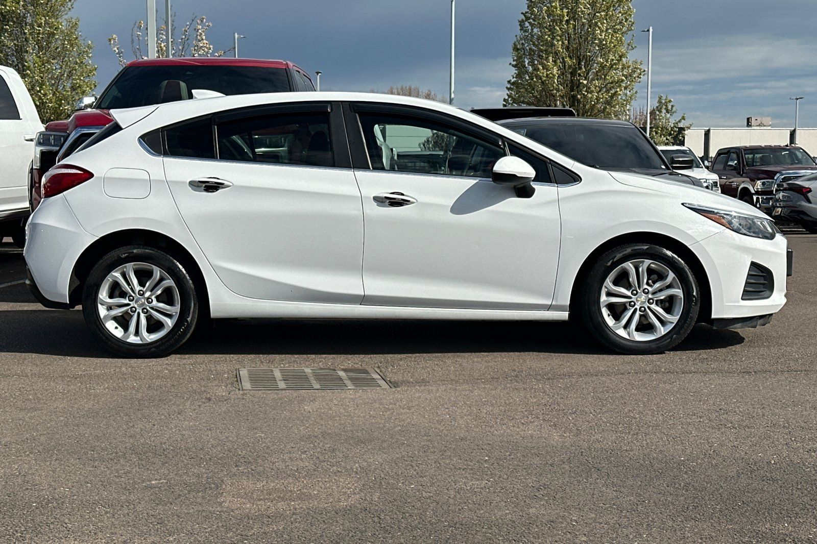 View vehicle photo 3