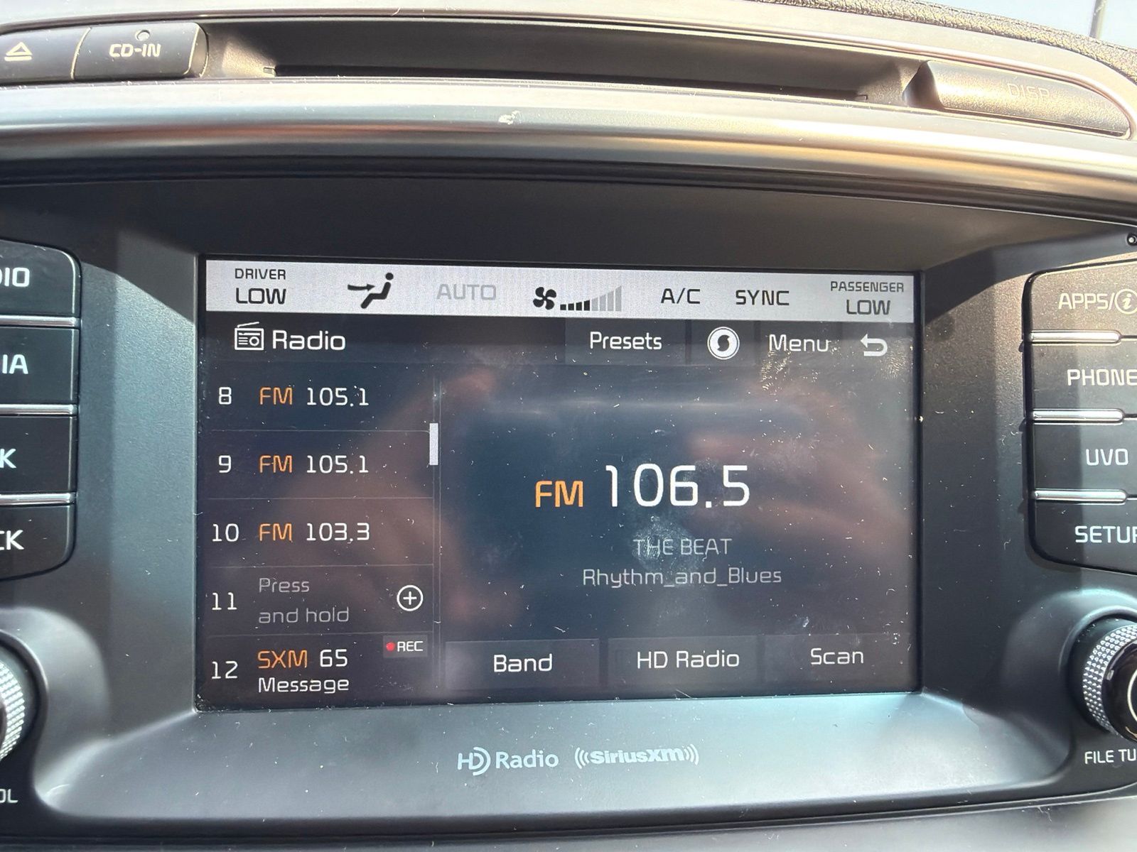 Used 2018 White Kia EX image 5