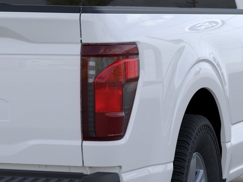 New 2026 Oxford White Ford XL image 21