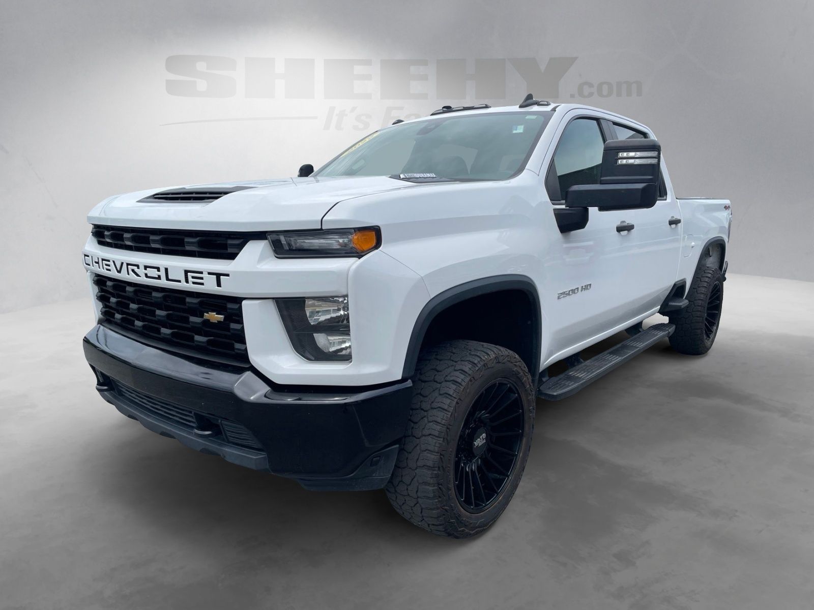 Used 2022 Summit White Chevrolet Custom image 14