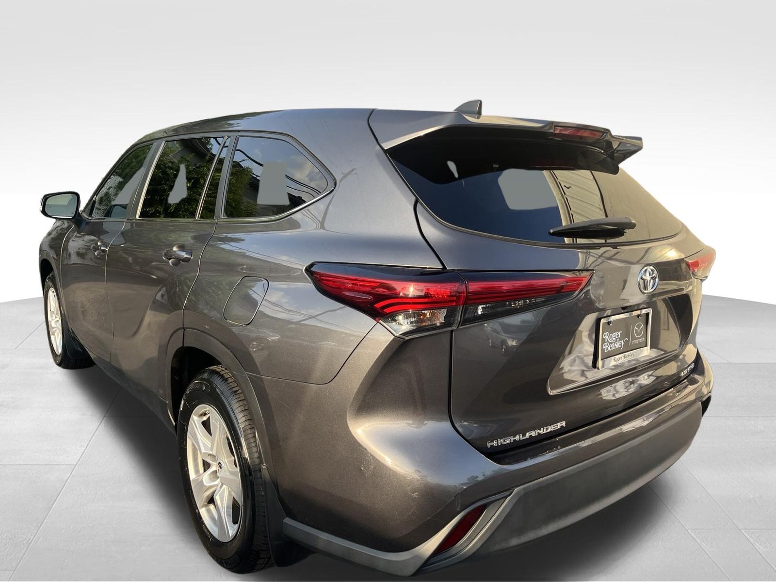 Used Car 2023 Toyota Highlander  Le For Sale Under $30,000 In Austin, Texas
