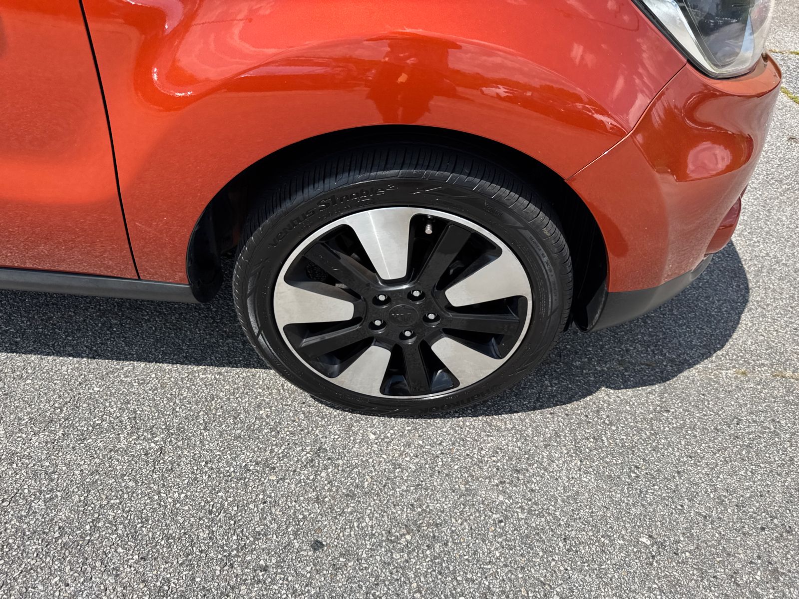 Used 2019 Orange Kia Plus image 12
