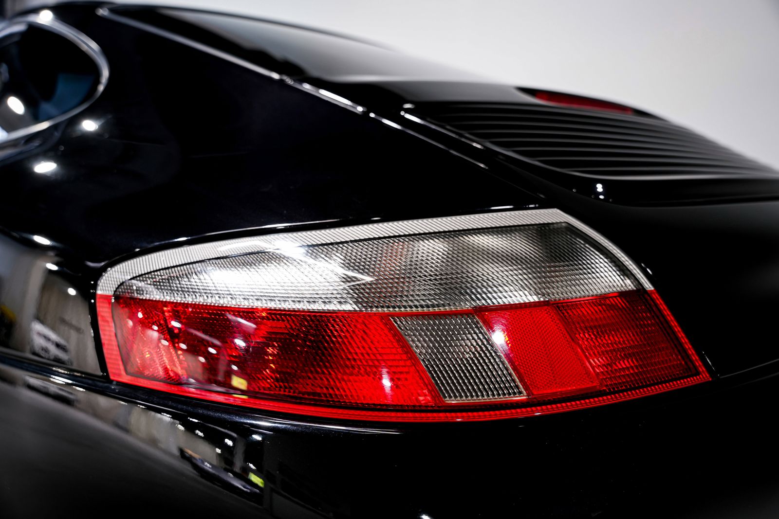 2004 Porsche 911 Carrera — photo 29
