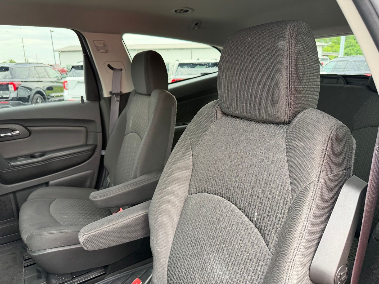 2011 Chevrolet Traverse image 12