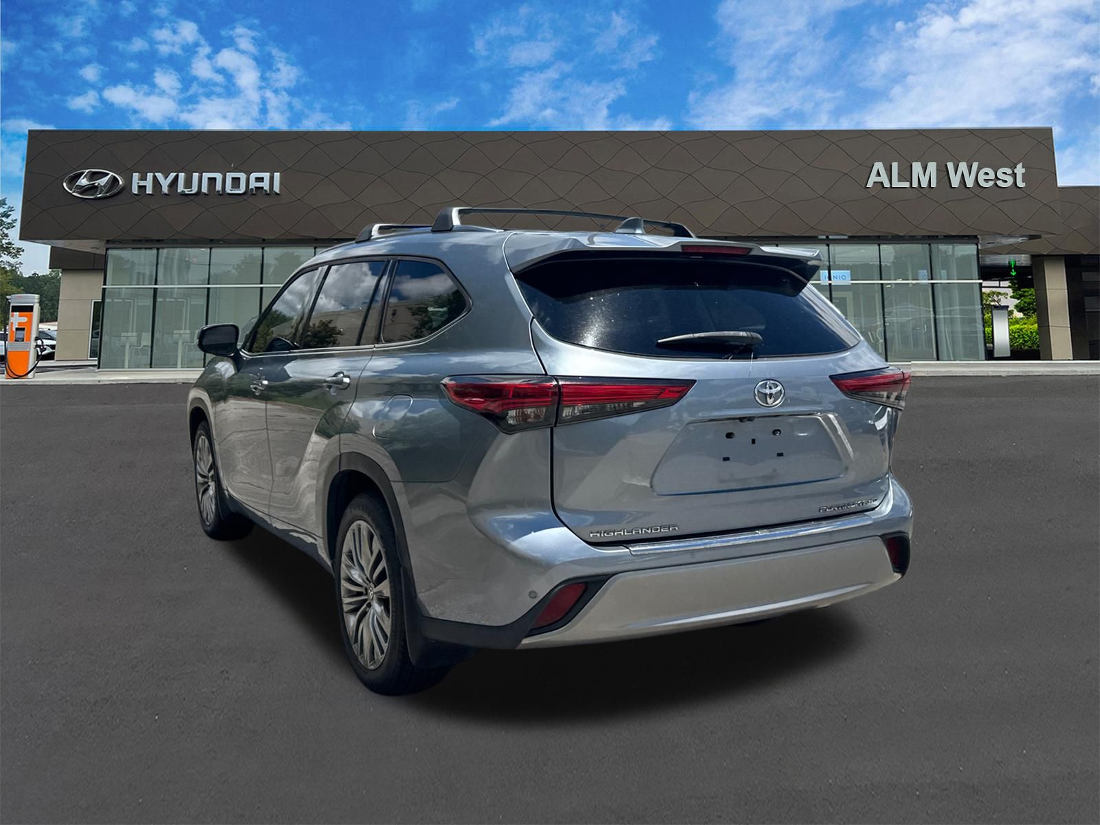 Used 2021  Toyota Platinum image 7