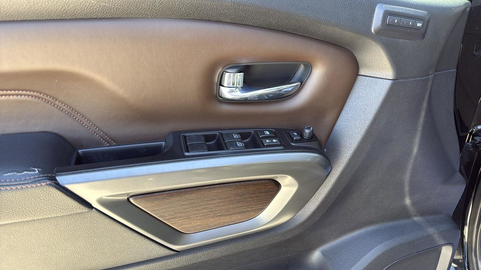 Used Car 2017 Nissan Titan  Platinum Reserve For Sale Under $25,000 In Austin, Texas