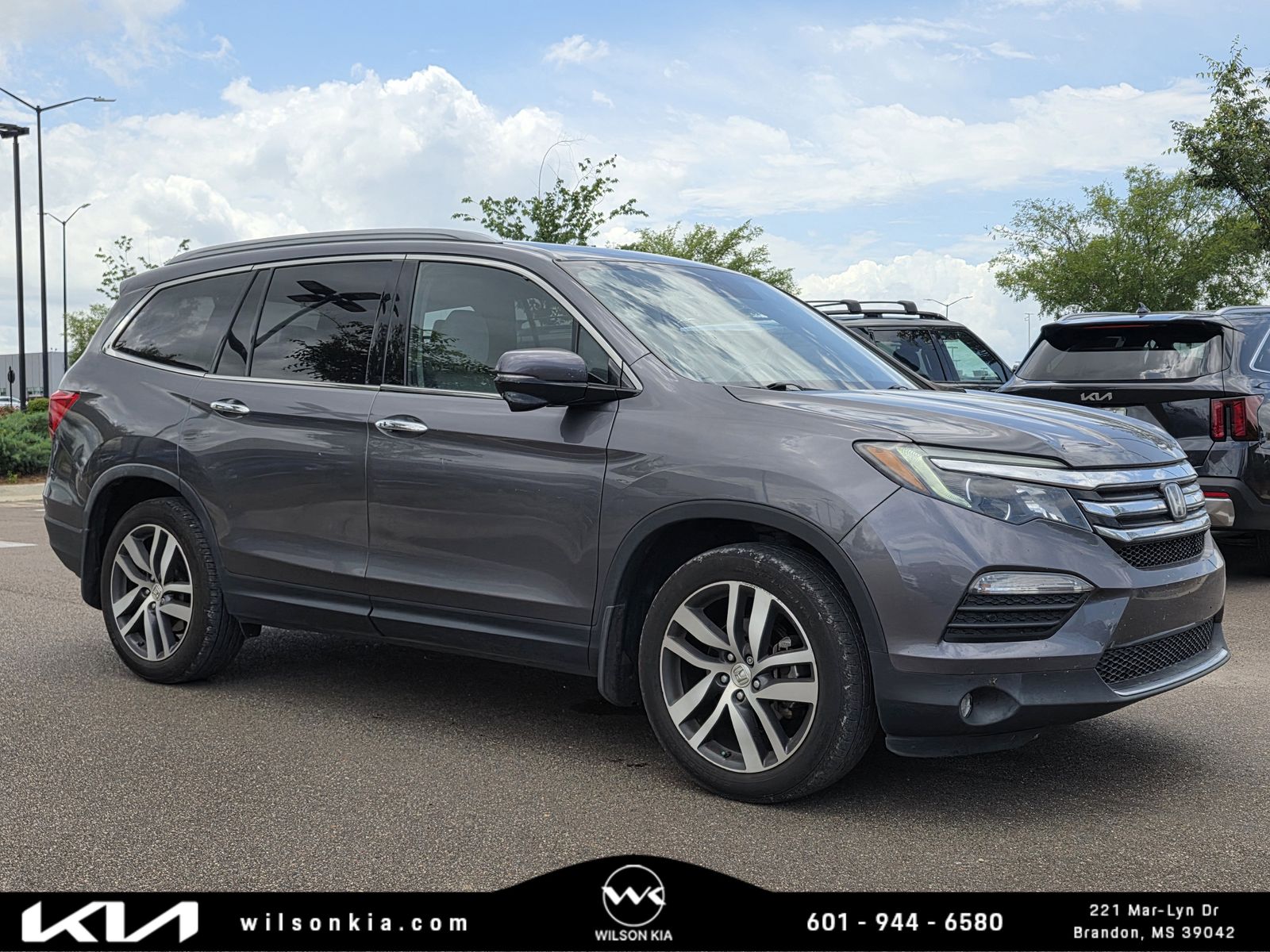 Gray (Modern Steel Metallic) 2018 Honda Pilot Touring FWD SUV / Crossover Front-Wheel Drive 9-Speed Automatic