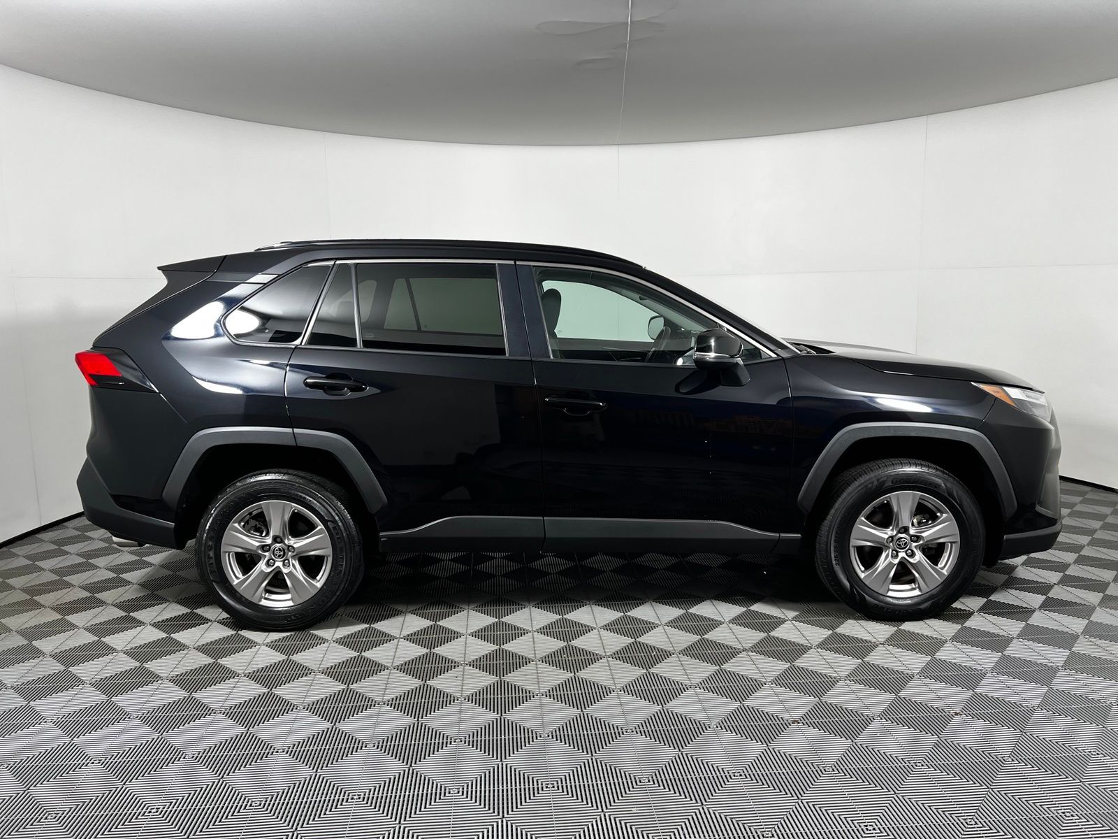 Thumbnail: 2022 Toyota RAV4 - 4
