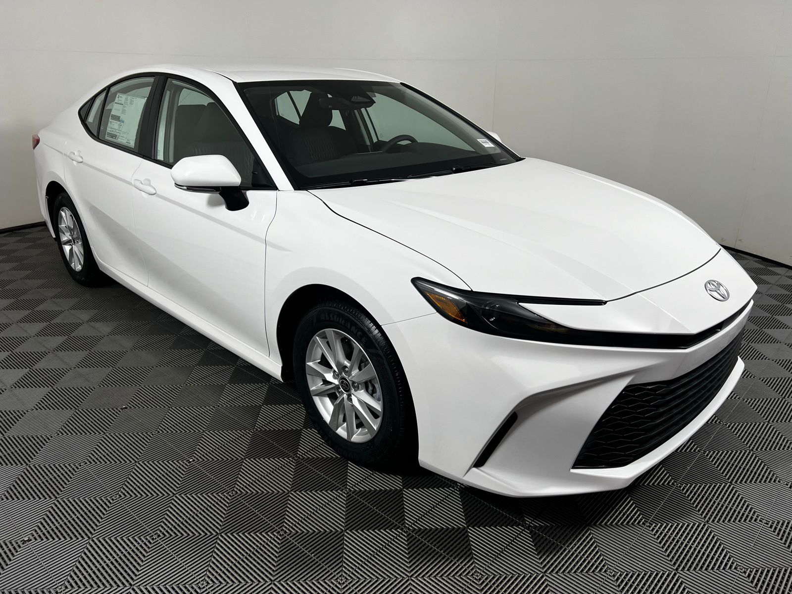 2025 Toyota Camry LE 3