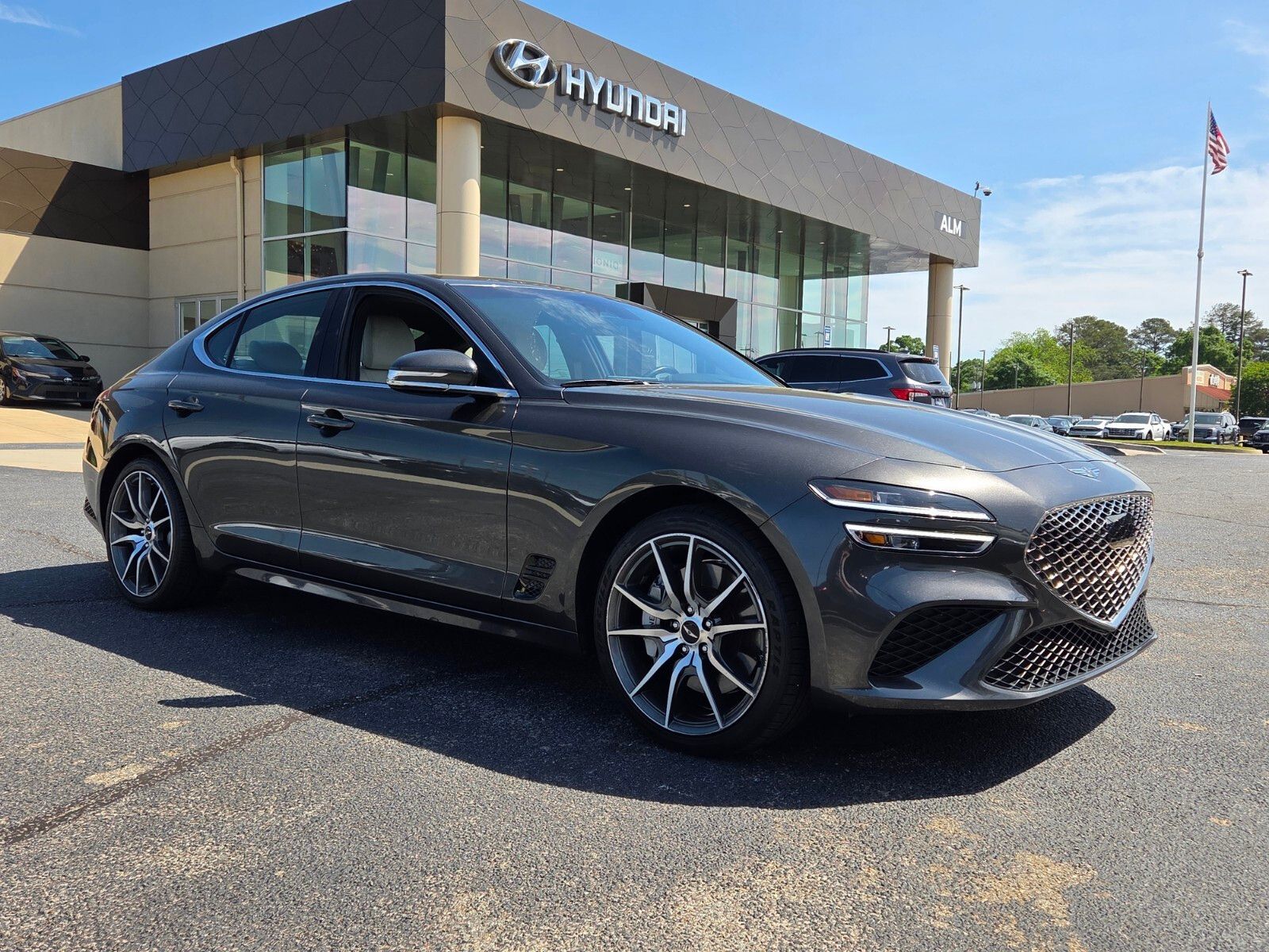 2025 Genesis G70 2.5T Standard's photo