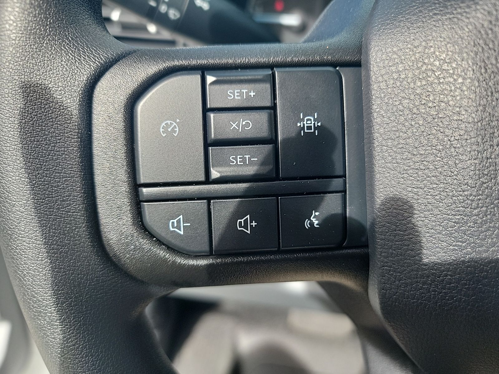 New 2025 Oxford White Ford XL image 32
