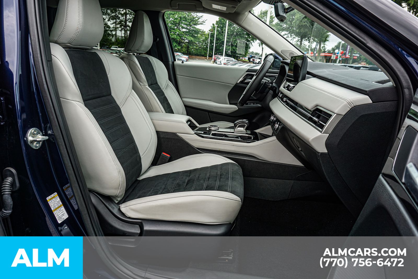 Used 2025 Blue Mitsubishi SE image 24