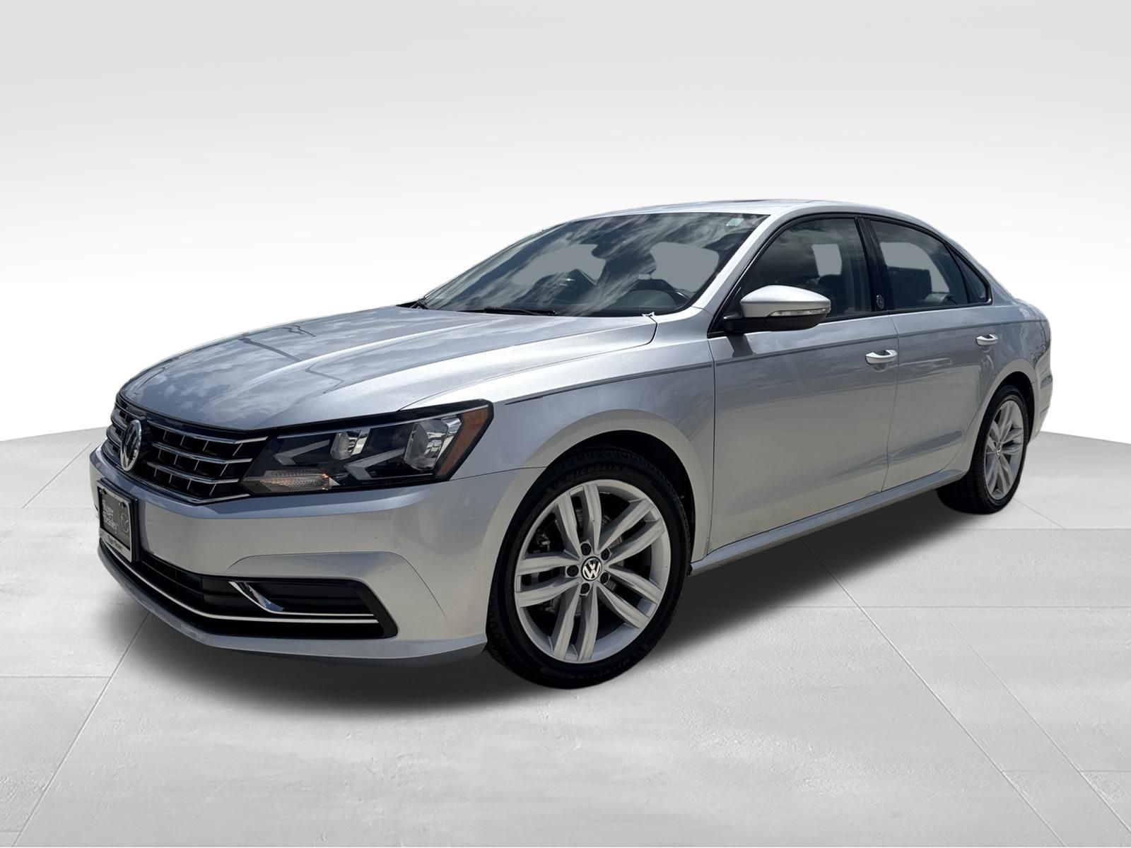 2019 Volkswagen Passat 2.0T Wolfsburg