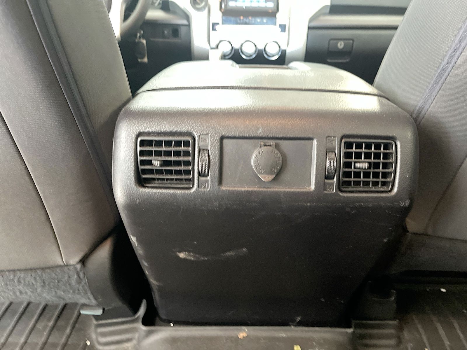 Used 2014 Silver Toyota SR5 image 23