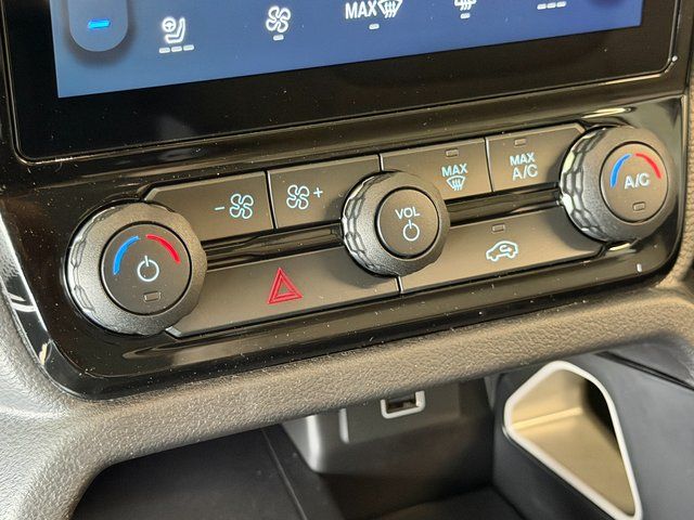 New 2025 Oxford White Ford Lariat image 27