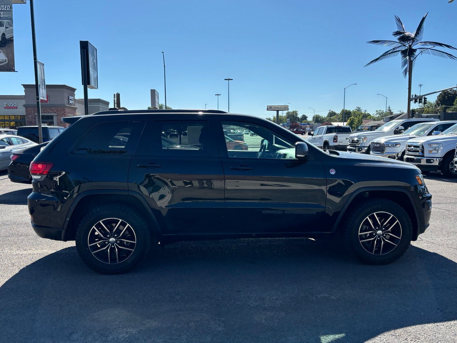 Used 2017 Jeep Grand Cherokee SUV