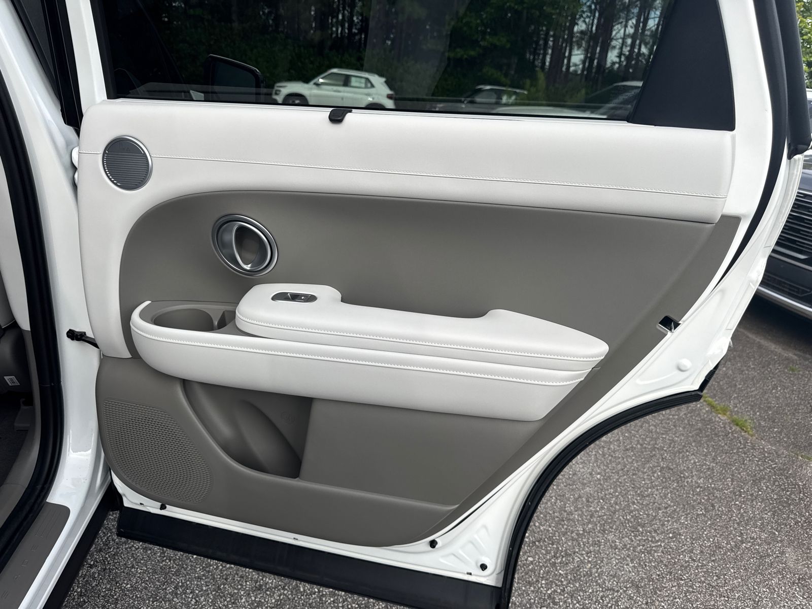 New 2026 White Hyundai Blue SEL image 17