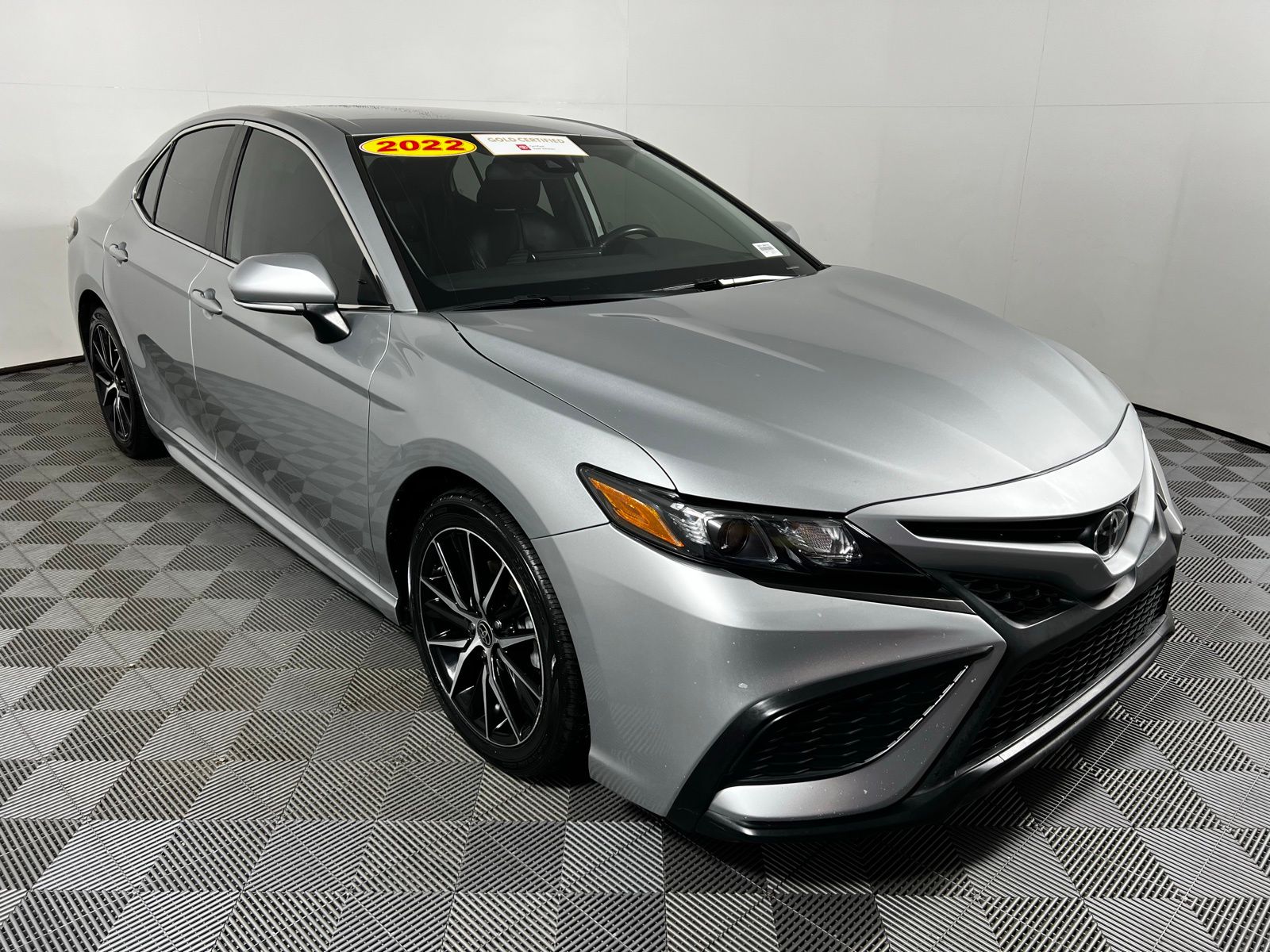 Thumbnail: 2022 Toyota Camry - 3
