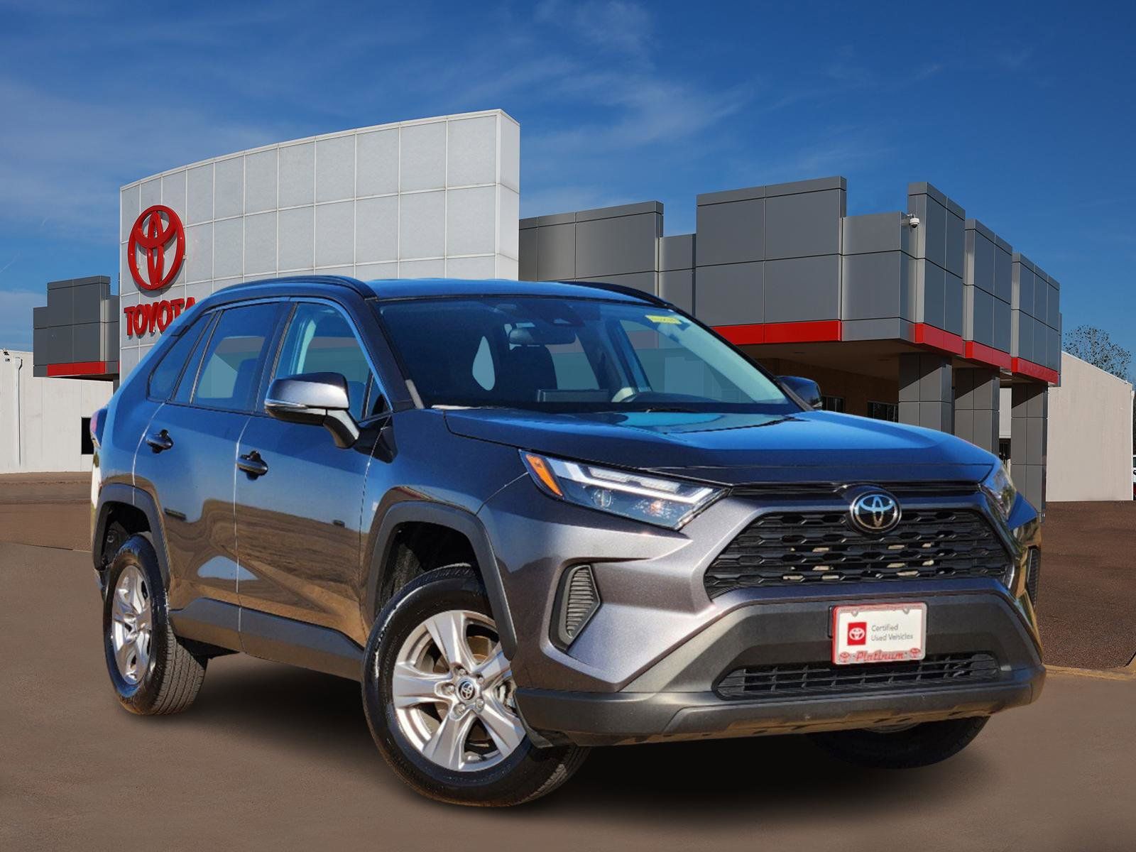 2022 Toyota RAV4 XLE 1